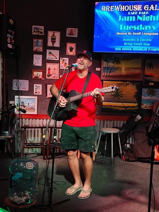 Christopher Ray performing live